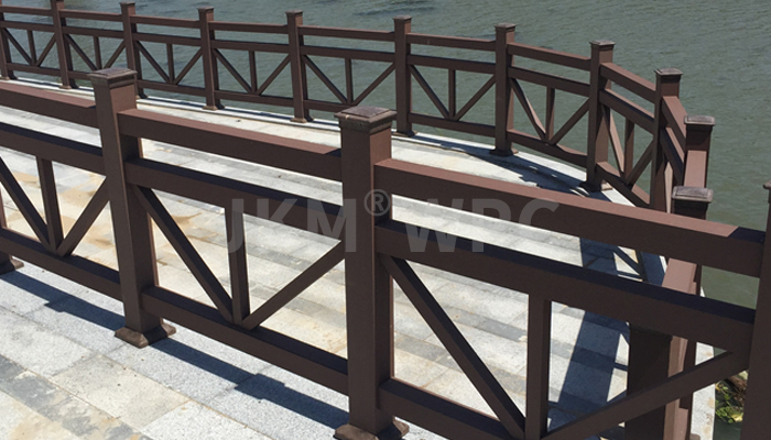 Wood-plastic composite fencing is widely used in landscaping and greening